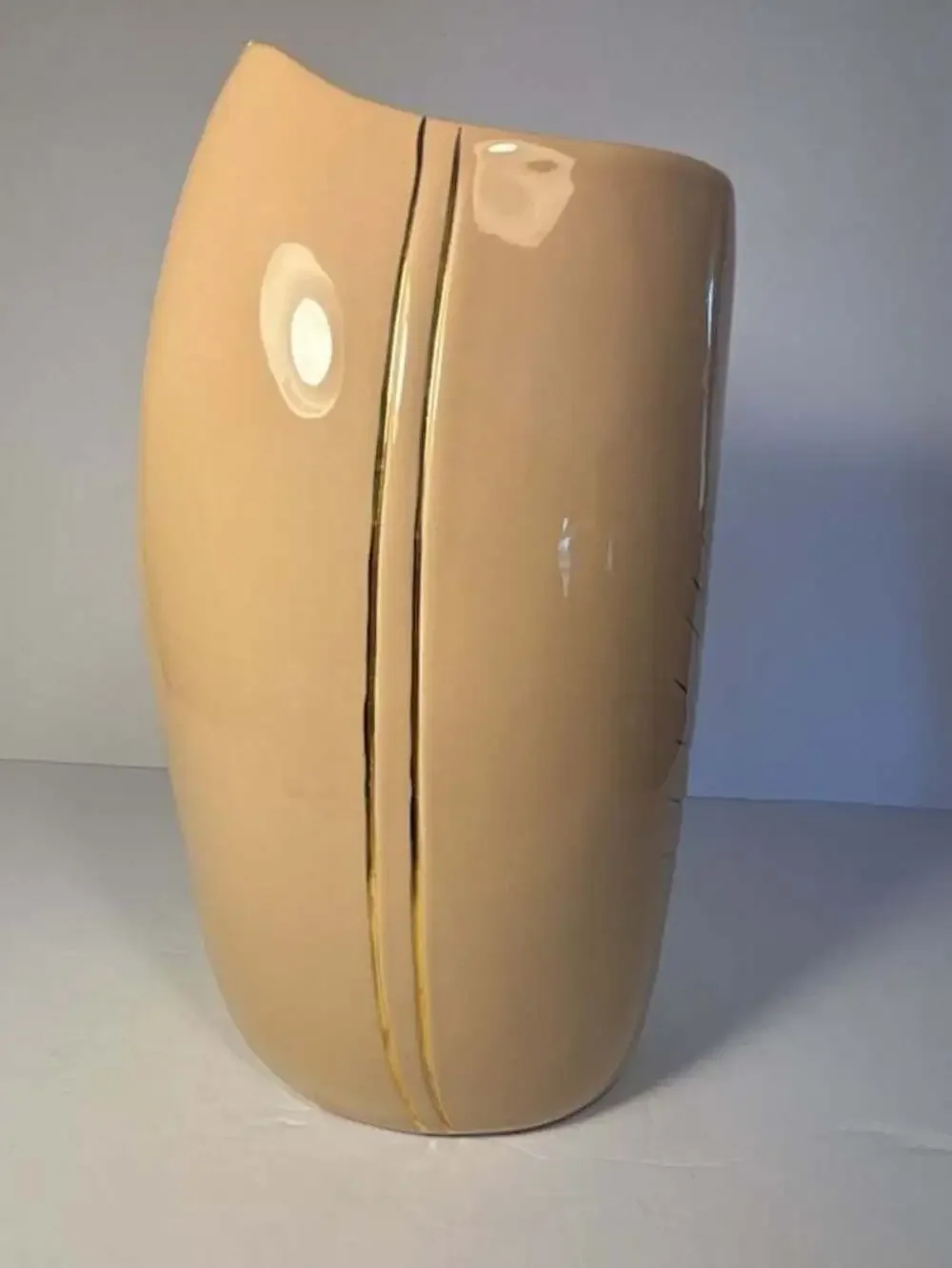 Vintage Mid-Century Modern Pink Ceramic Wall Pocket Vase with Gold Trim